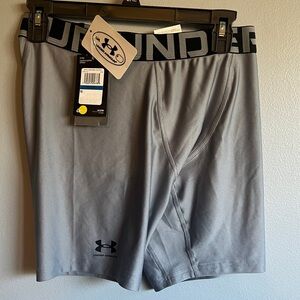 Under Armour boys extra large fitted shorts
